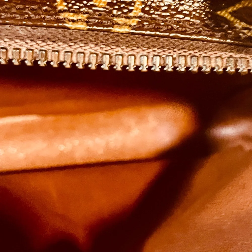 Louis Vuitton Brown Monogram Men's crossbody bag - Picture 11 of 16